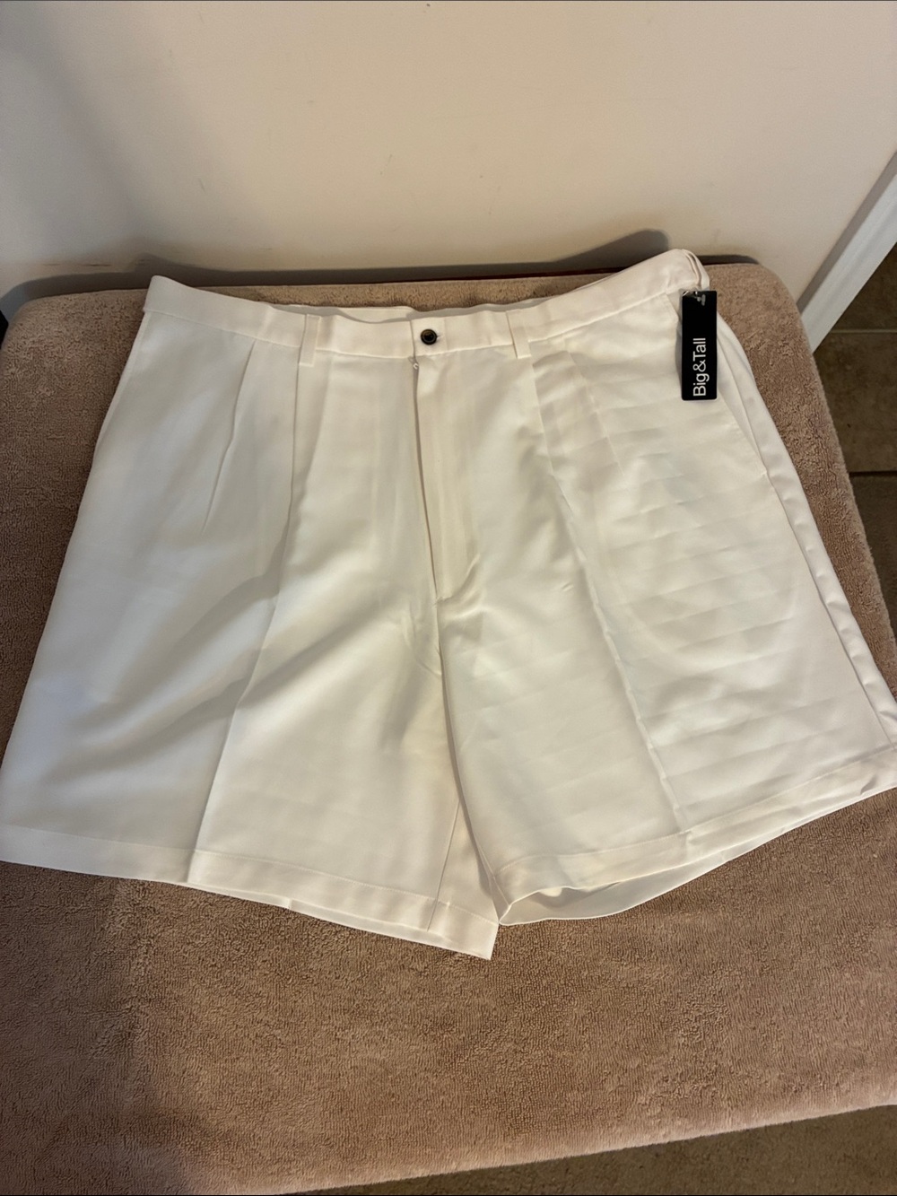 Haggar Men’s White Flat Front Shorts‎ NWT size 44